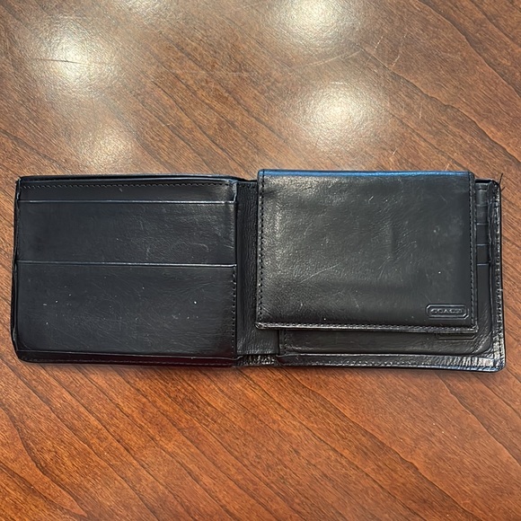 Coach leather wallet - Picture 2 of 4